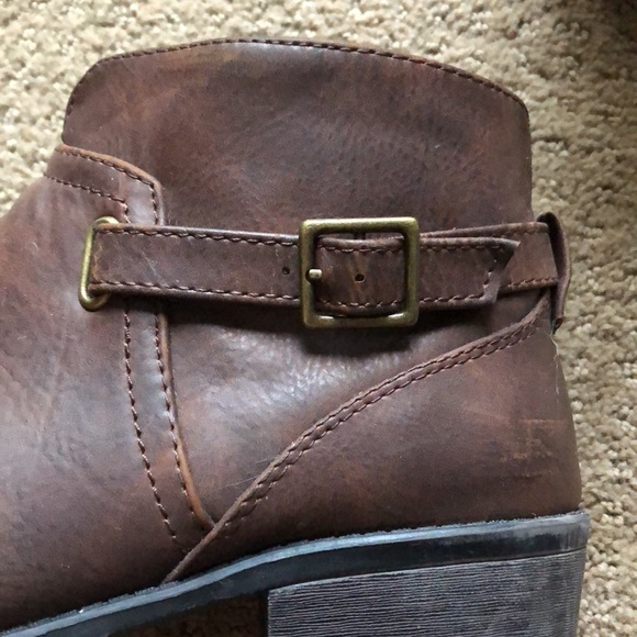 White Mt. Leather Boots | Size 9 - Picture 5 of 8